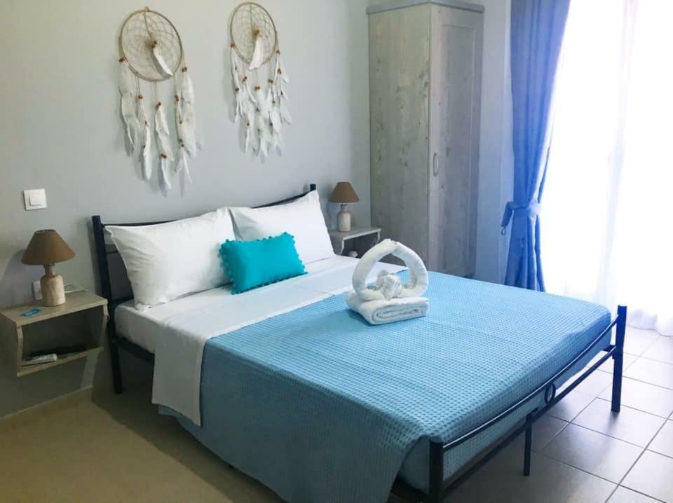 Almira - Rooms To Let Néa Róda Kültér fotó