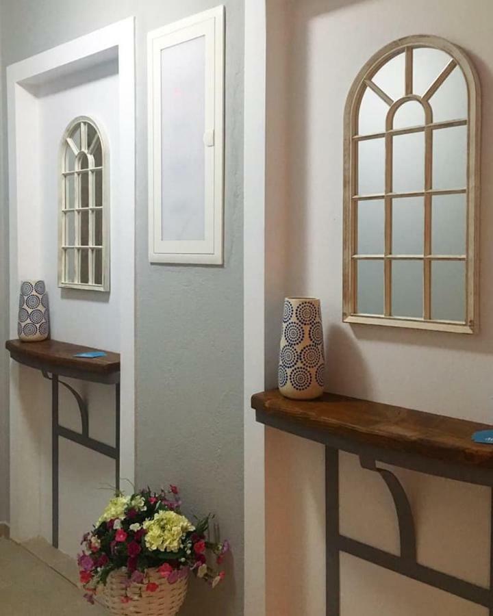 Almira - Rooms To Let Néa Róda Kültér fotó