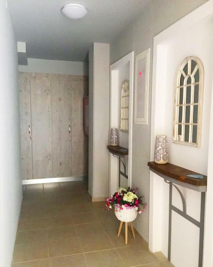 Almira - Rooms To Let Néa Róda Kültér fotó